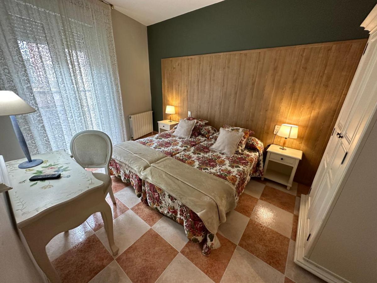 Hostal Bonavista 세르베라 외부 사진