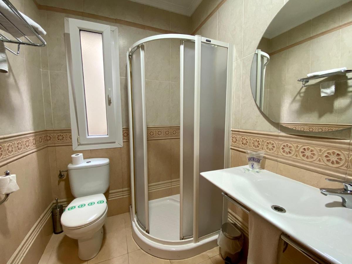 Hostal Bonavista 세르베라 외부 사진
