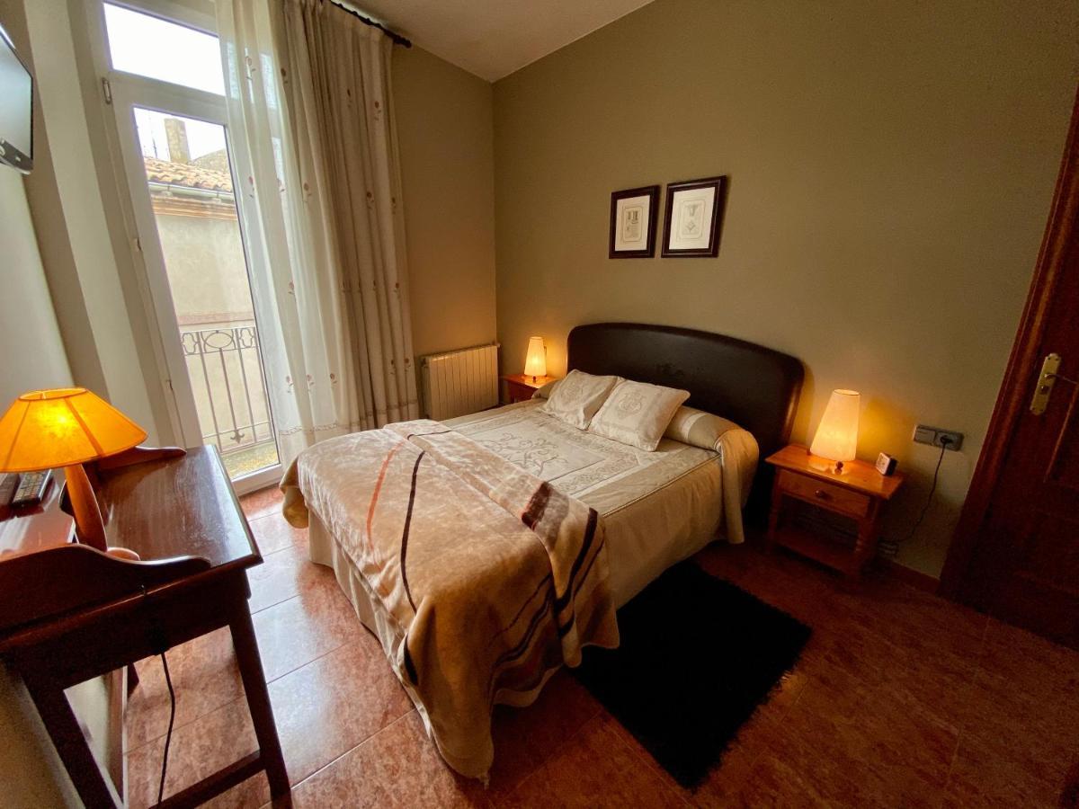 Hostal Bonavista 세르베라 외부 사진