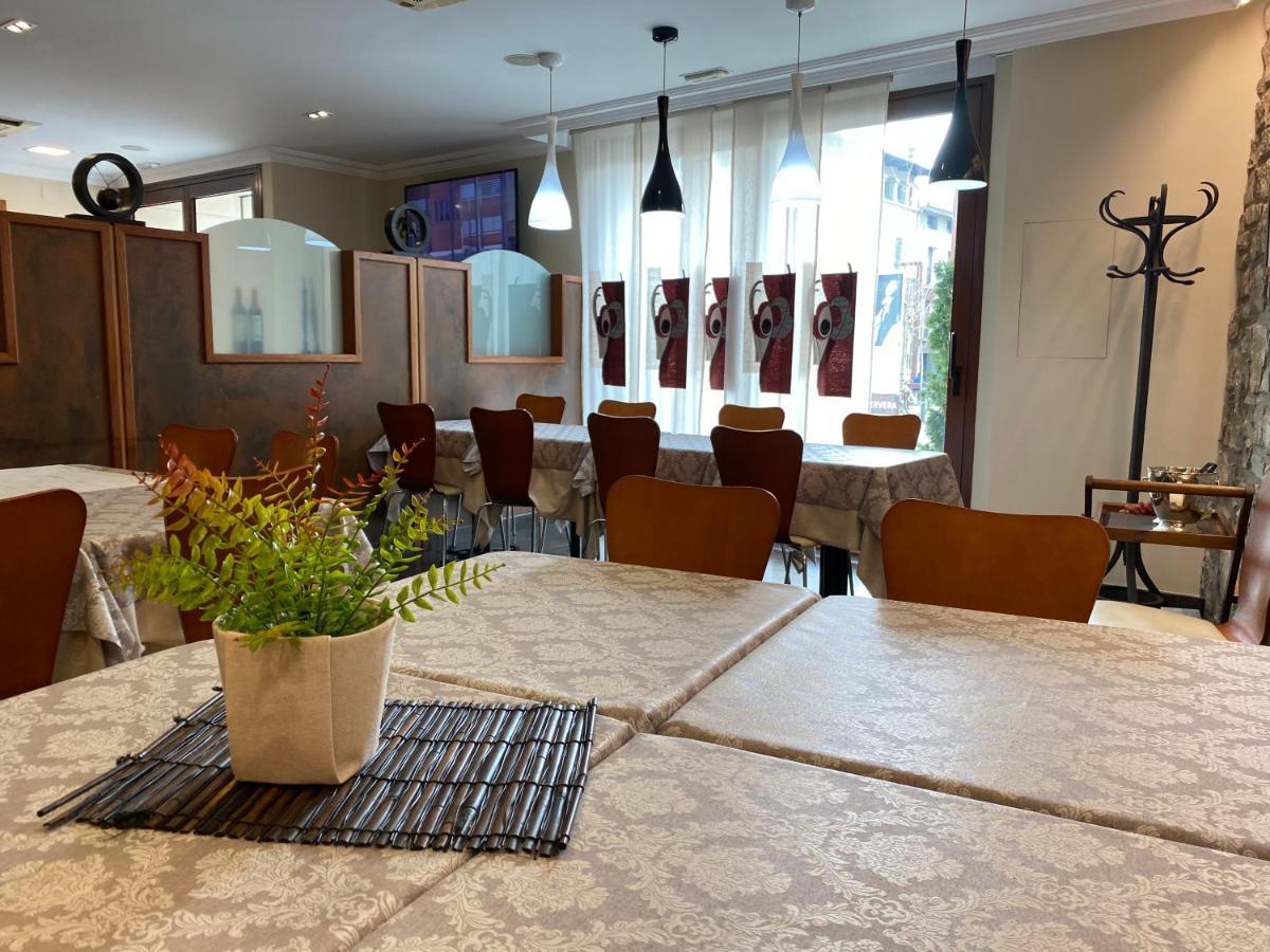 Hostal Bonavista 세르베라 외부 사진